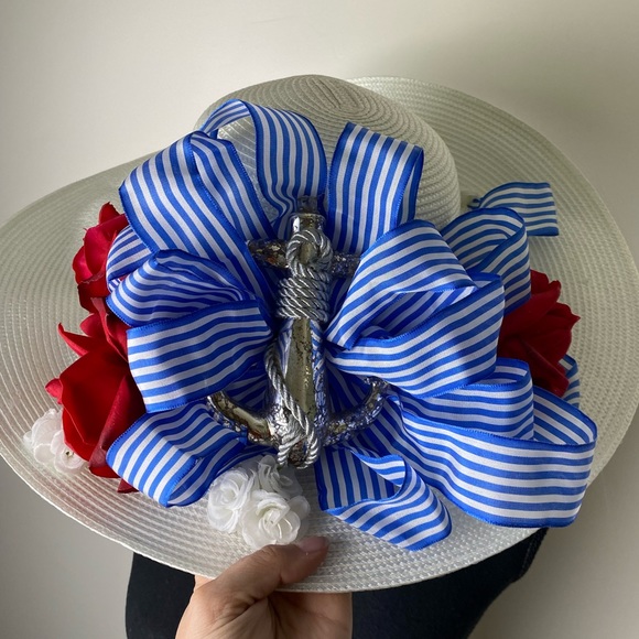 NAUTICAL Derby Hat with Red Roses - Picture 5 of 11